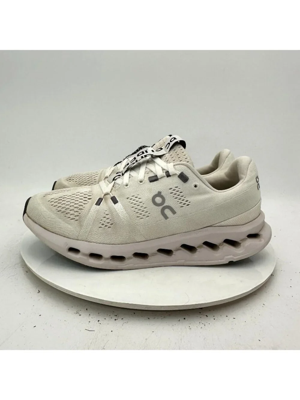 On Cloudsurfer Swiss Engineering Women Size 10 3WD10440664 White Frost Shoes